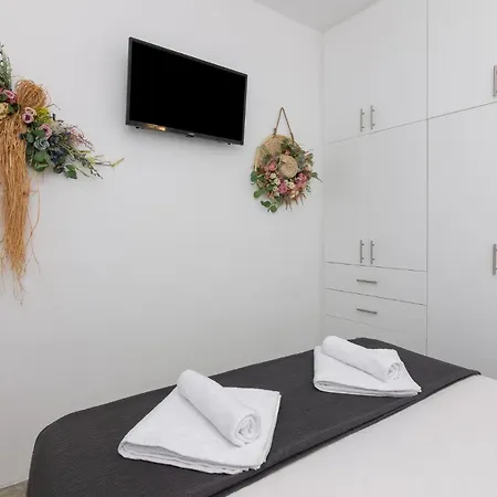 아파트 Ιakovos Holiday Home